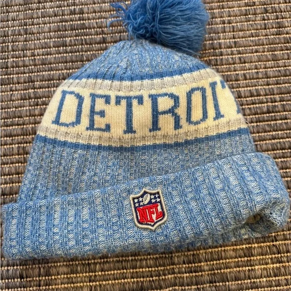 New Era Detroit Lions Blue and Gray Knit Beanie - Picture 2 of 3